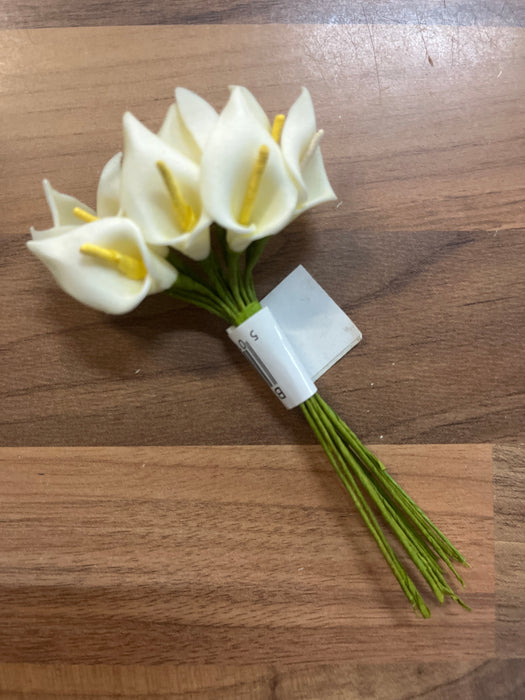 12 stem ivory miniature foam calla lily