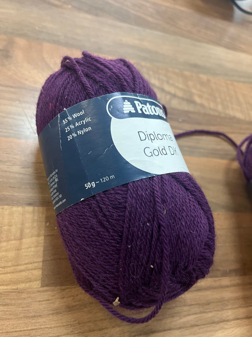 Diploma Gold DK Wool x 50g - plum purple