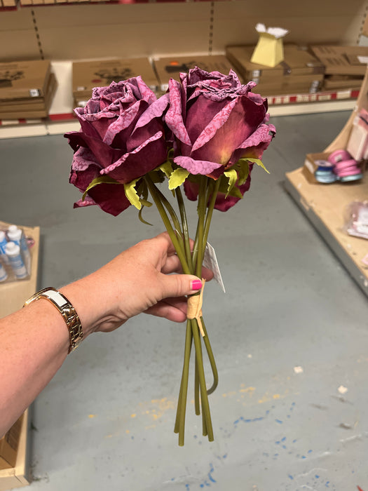 Dried look burgundy rose bundle