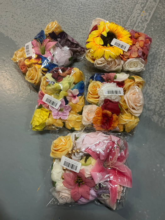 BAG OF RANDOM LOOSE FLOWERS HEADS, bag chosen randomly from the photo