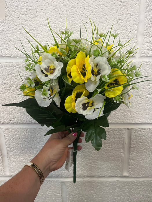 Yellow and white pansy bush