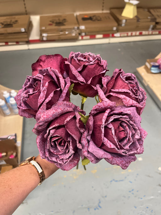 Dried look burgundy rose bundle