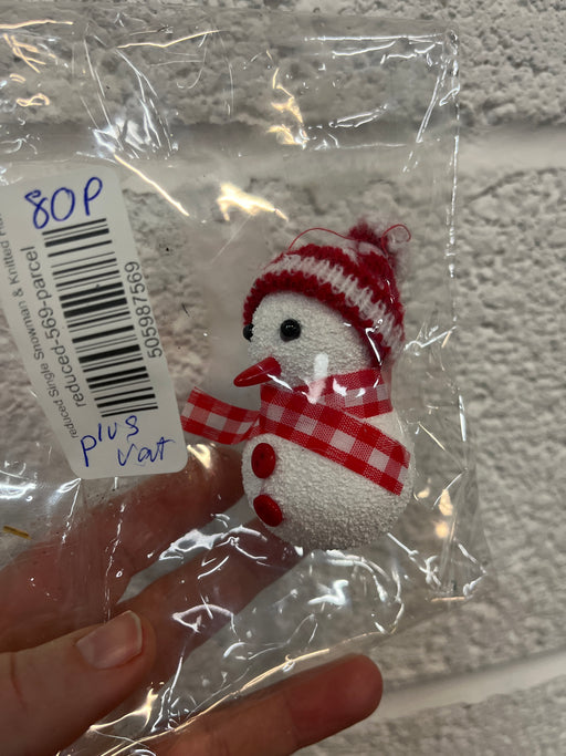 reduced Single Snowman & Knitted Hat