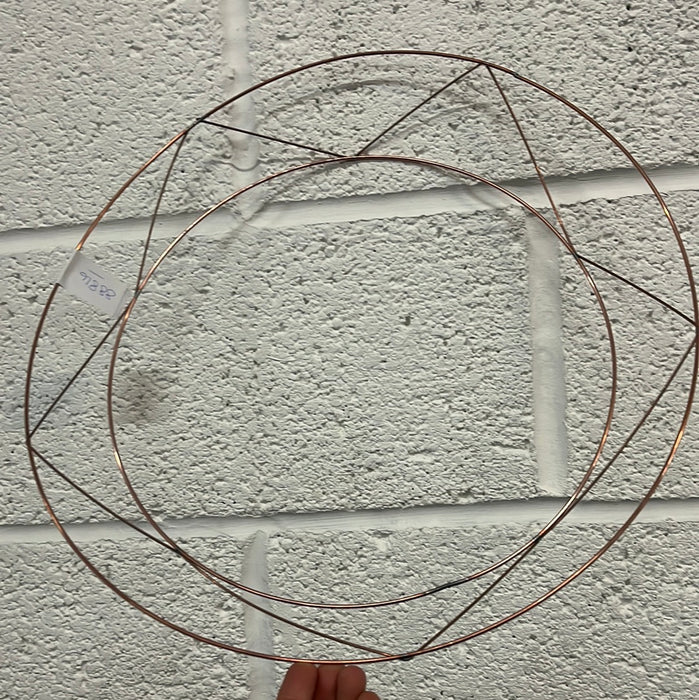 Single 16” Raised Wire Wreath Shape