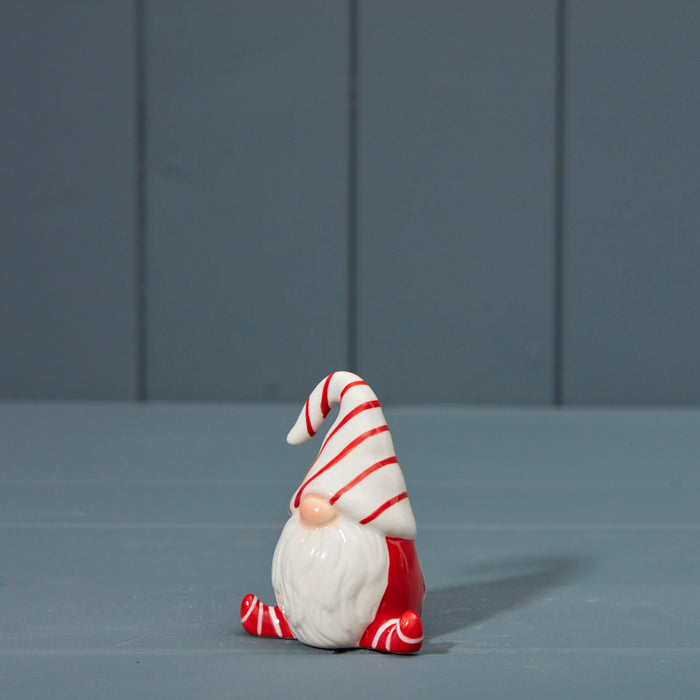 Red and White Ceramic Sitting Santa x 7.5cm Height