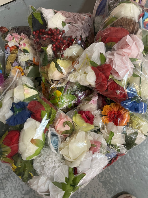 Bag of flower heads random sizes and colours a complete surprise!