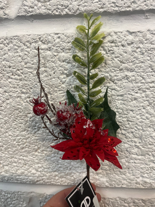 Poinsettia & Berry Pick x 23cm