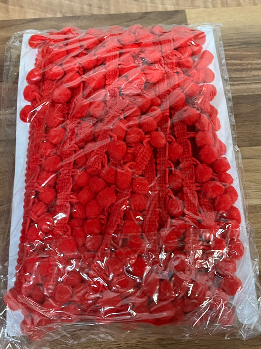 Pom Pom Trim - Red - 10mm Bobbles - 10 Metre Card