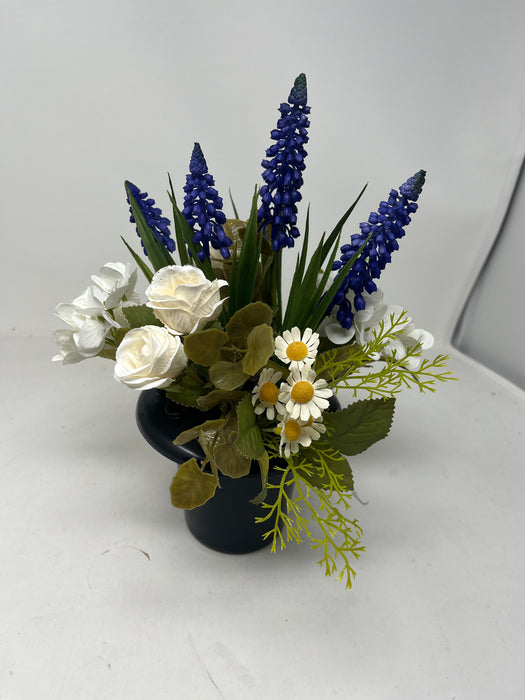 HANDMADE replacement pot with muscari, daisy and rose