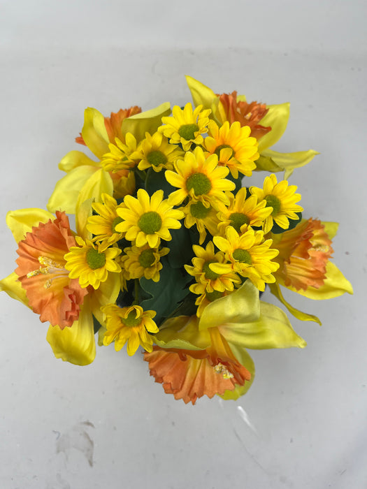 HANDMADE replacement pot with Daffodils + Yellow Daisies