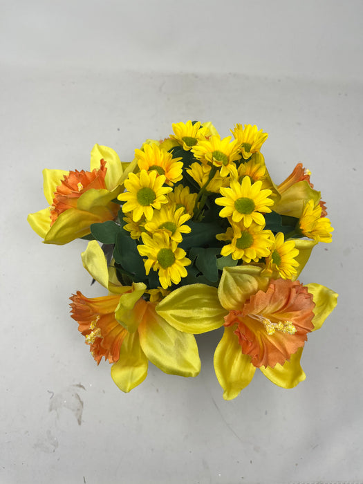 HANDMADE replacement pot with Daffodils + Yellow Daisies