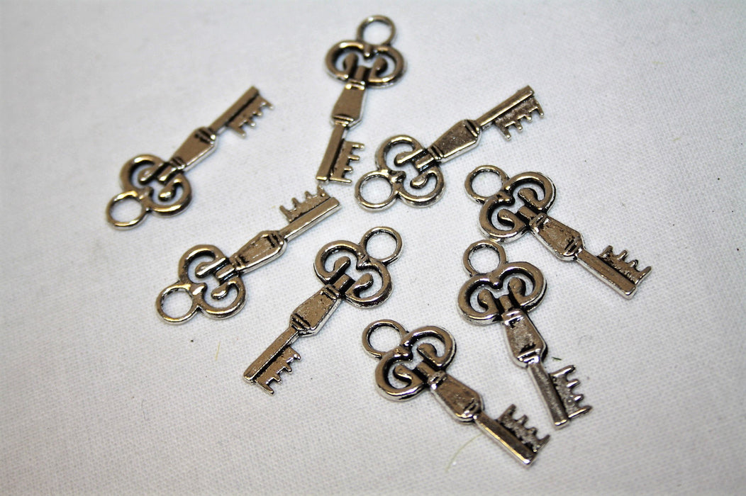 8 Silver Key charms