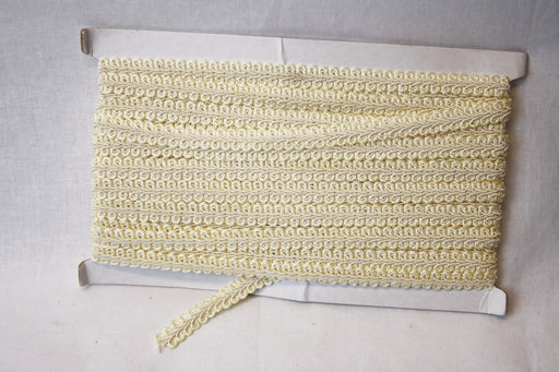 Decorative Lace Ribbon Trim - Light Cream x 10m