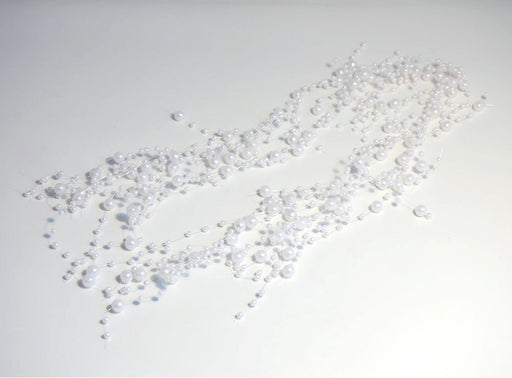 1.8m: Iridescent Mixed size Pearl Bead Garland