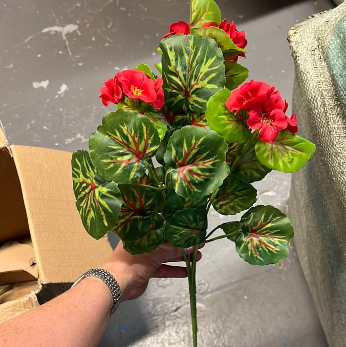 7 Stem Geranium Bush x 42cm - Red
